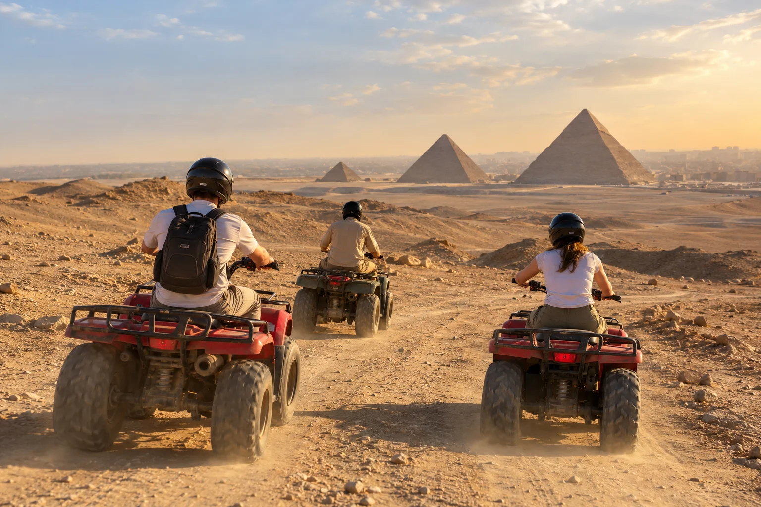 Safari por el desierto en quad en las pirámides de Giza