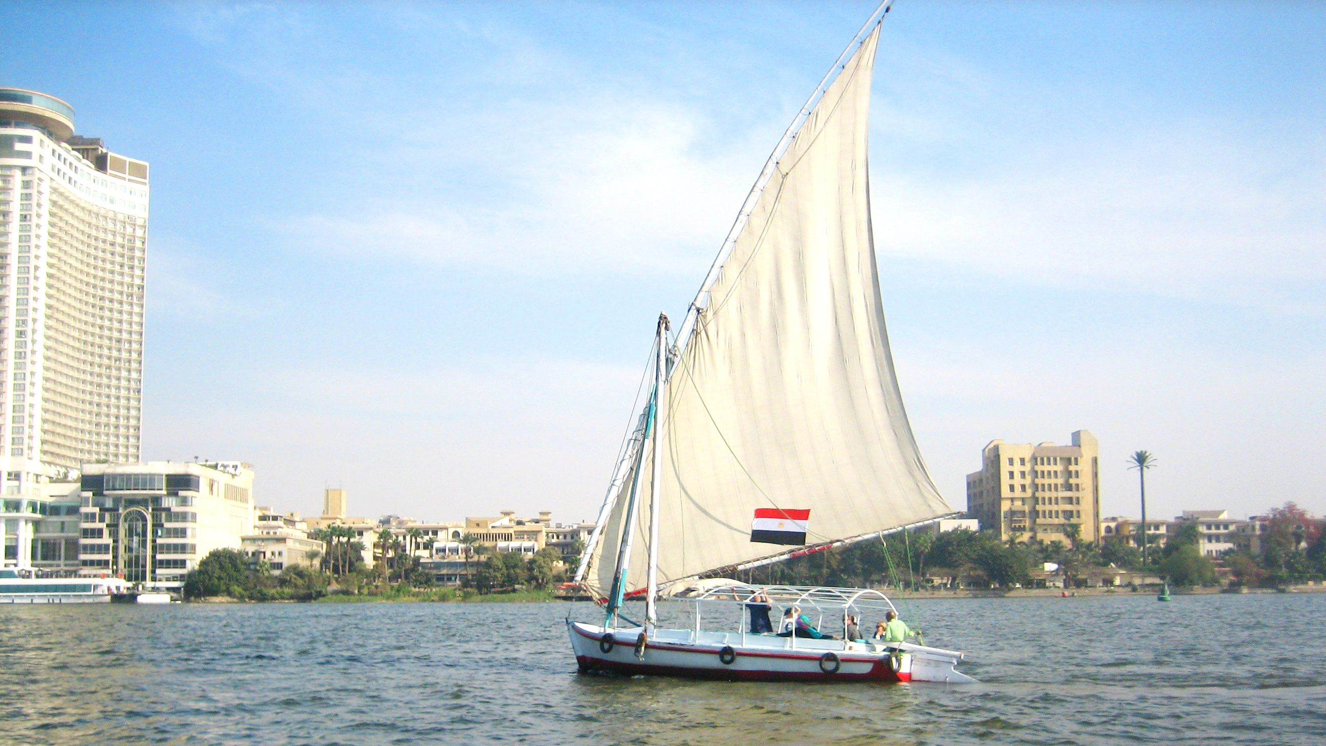 Paseo en faluca por el Nilo en El Cairo