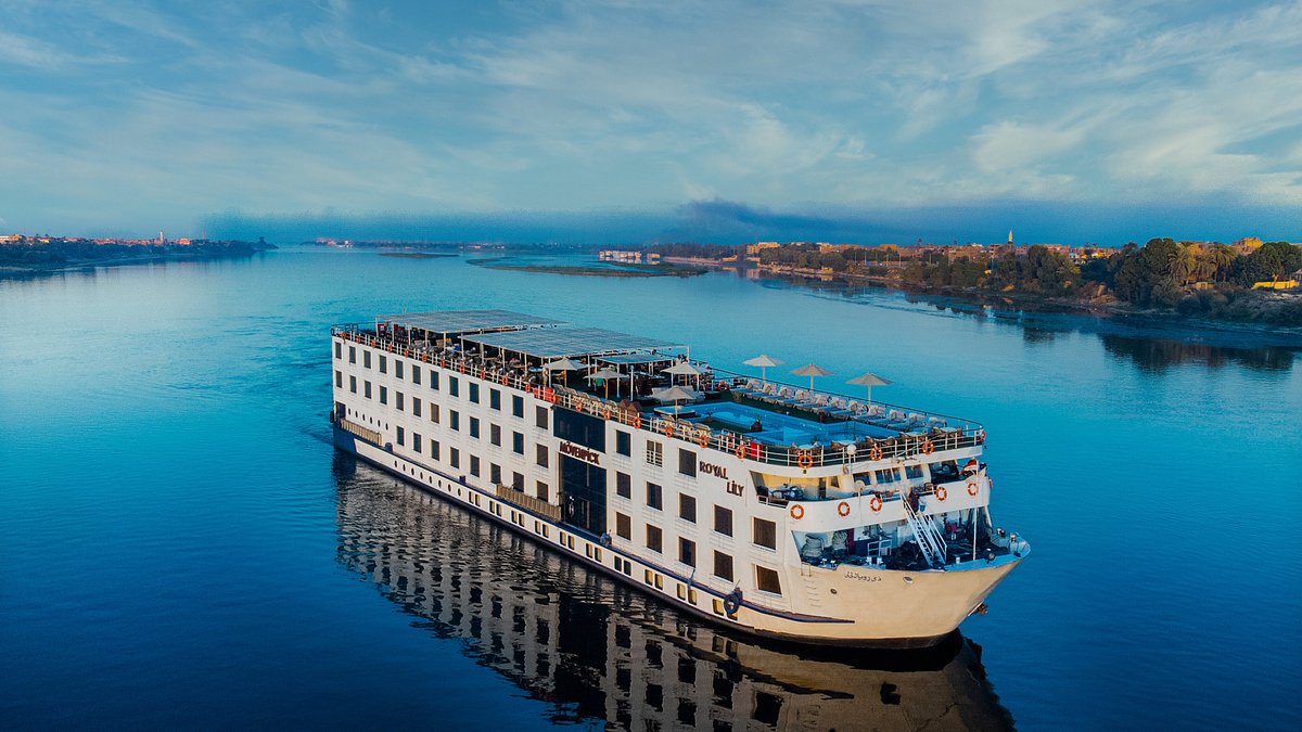 4-Day Mövenpick Royal Lily Nile Cruise from Aswan