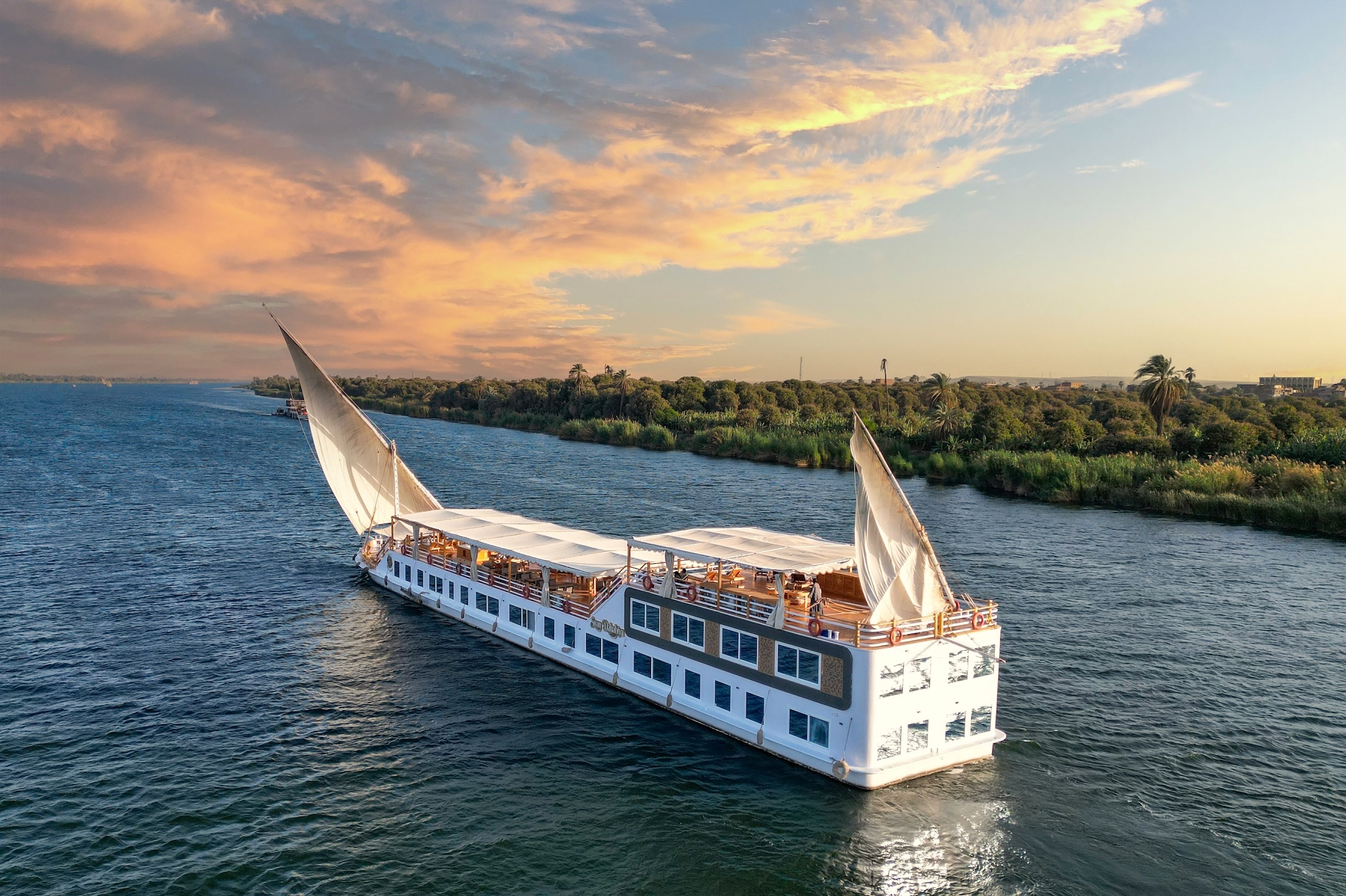 4 Days Swan Dahabiya Nile Cruise